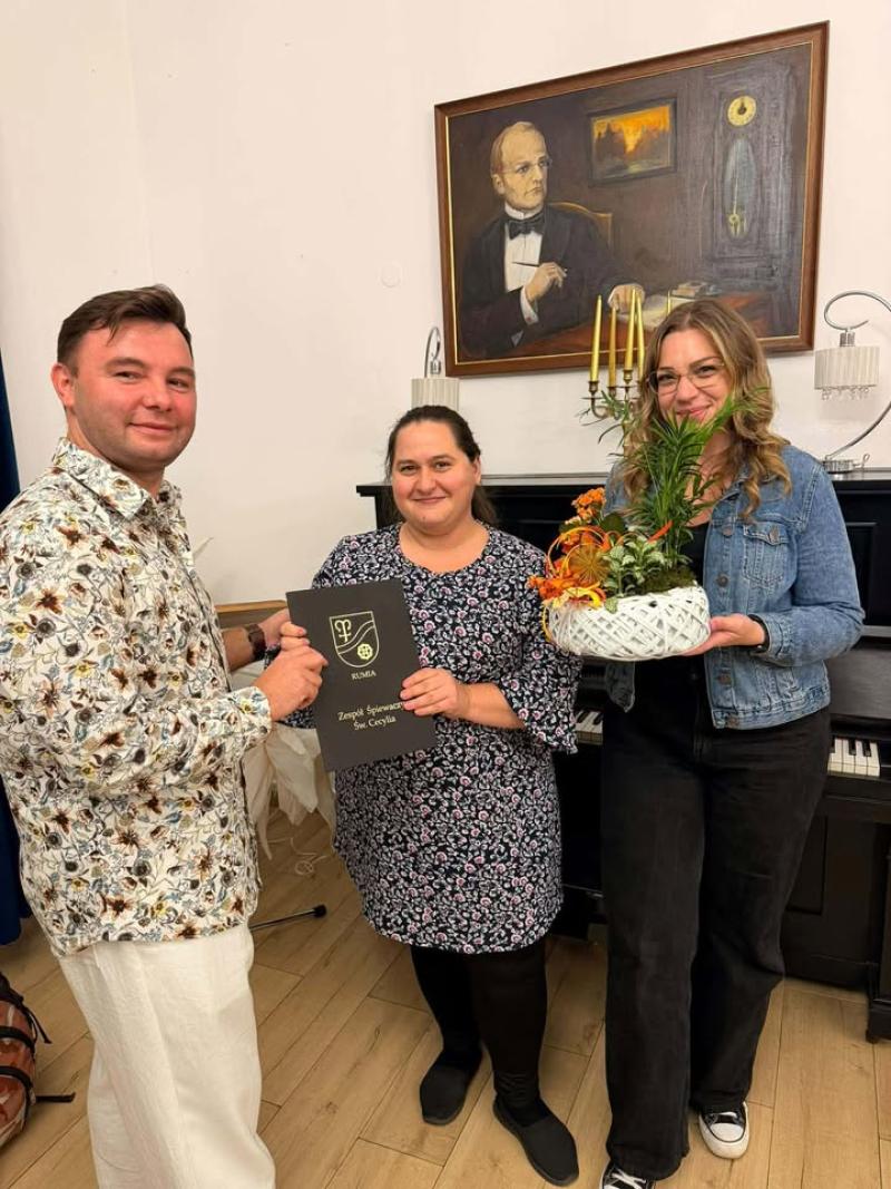 Znakomita śpiewaczka operowa Monika Sendrowska trenerką wokalną chóru Cecylia w Rumi