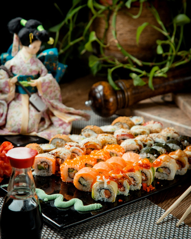 Kulinarna wyprawa po Gdańsku: Gdzie zjeść wyśmienite sushi i spędzić wieczór w wyjątkowym klimacie?