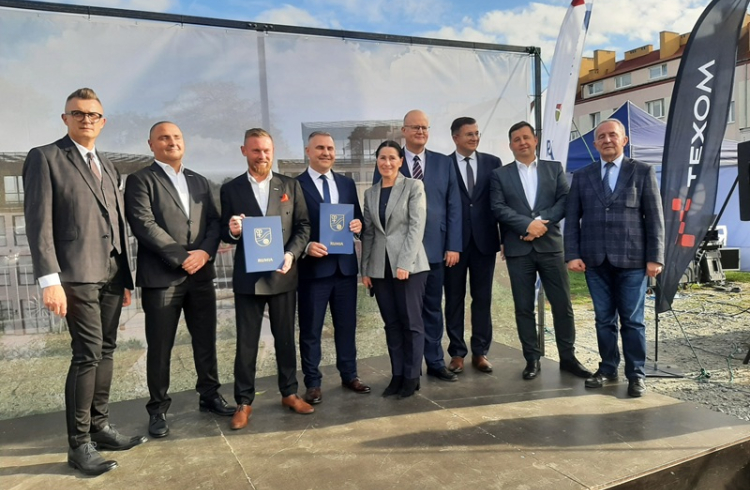 Nowy Urząd Miasta w Rumi za 85 mln zł. Umowę podpisano w 72. urodziny miasta